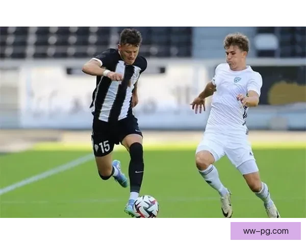 昂热凭借法乙联赛亚军身份成功晋级 迎来重返法国足球顶级联赛的新篇章