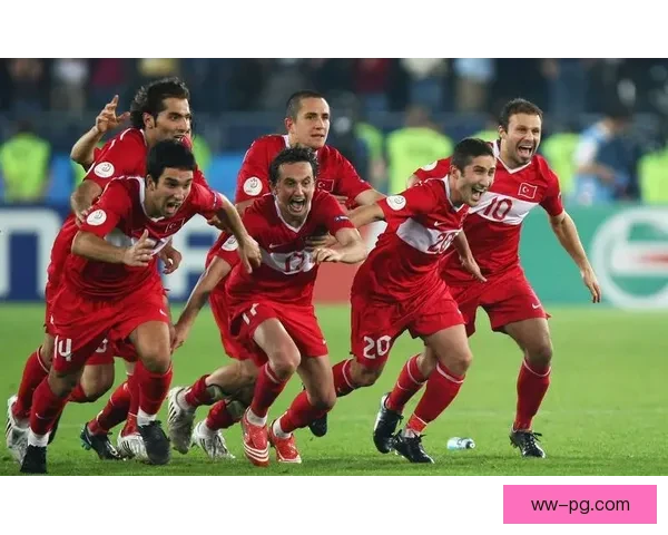 欧洲多支中下游球队沦为顶级豪门卫星俱乐部的兴起与运作揭秘